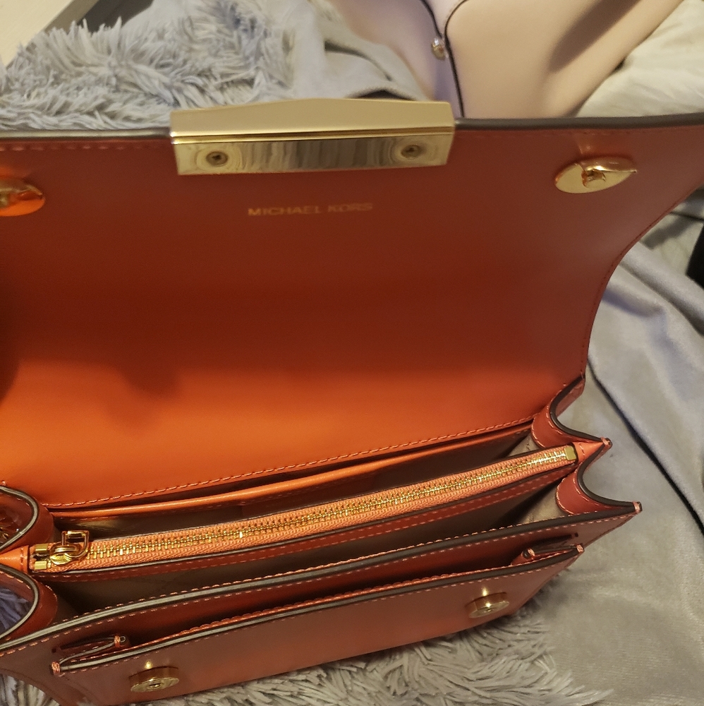 Purse - Picture 2 of 5